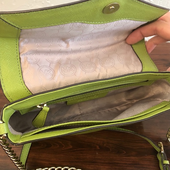 Michael Kors green saffiano Crossbody - Picture 7 of 7